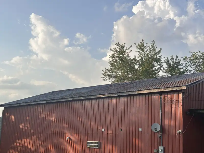 Versatile 40'x60' Auction Barn on 0.92 Acres with Commercial Potential