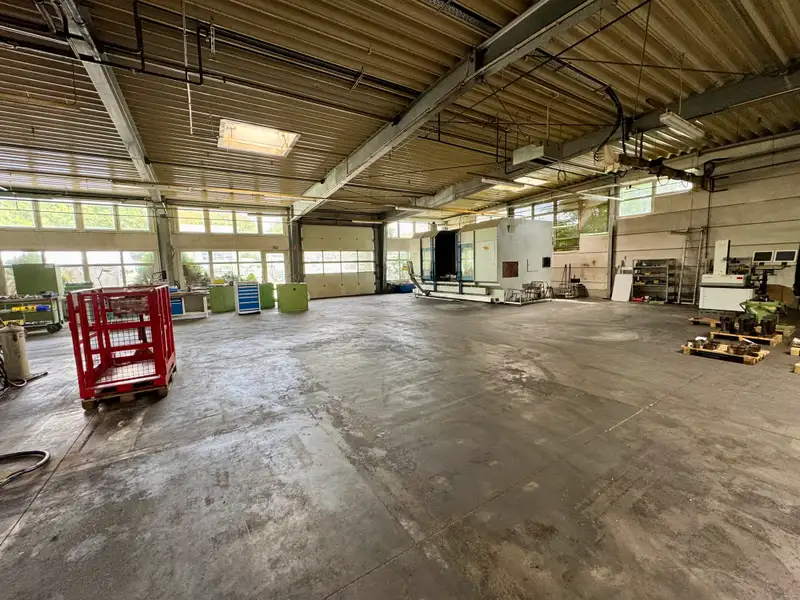 Versatile Commercial Property for Sale: 6,604 M² with Production Halls and Office Space