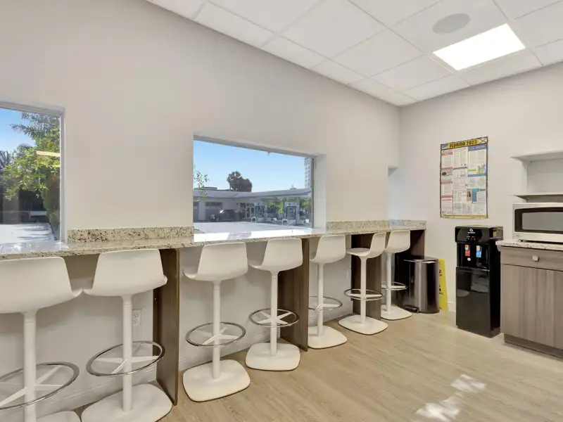 Renovated 5,194 Sf Commercial Building on Federal Highway, Delray Beach