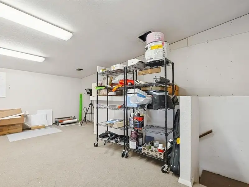 Industrial Office/warehouse Space in Bodo Park with On-site Parking and City Utilities