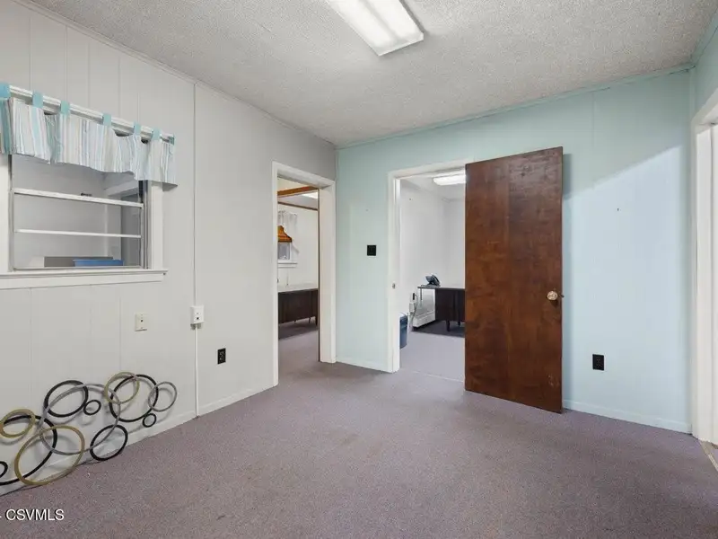 Flexible 4,000 Sf Commercial Building in Prime Location with High Visibility and Ample Parking