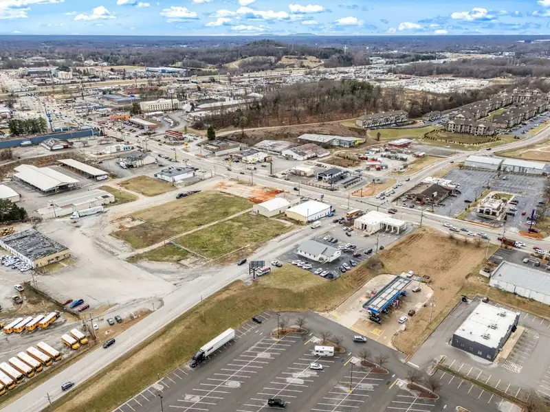 Commercial Building in High Traffic Area Near I-40 Exit 287 - 3657 Sq Ft