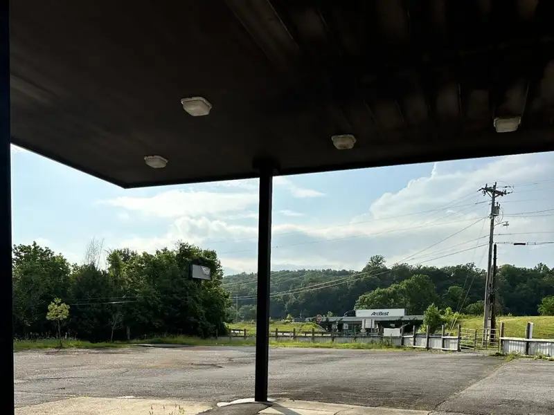 Commercial Restaurant with Rv Hookups and Additional Lot Near I-40 Exit 152