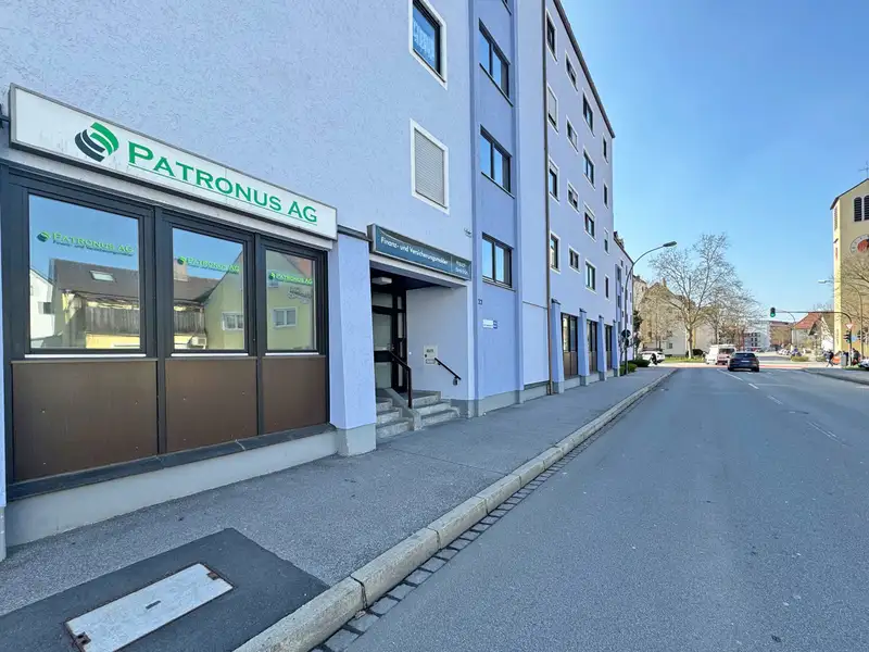 Versatile Commercial Unit for Sale in Central Landshut with Parking and Outdoor Space
