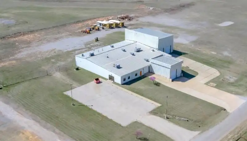17,000 Sq Ft Versatile Industrial Facility on 402 Acres Near Oklahoma City