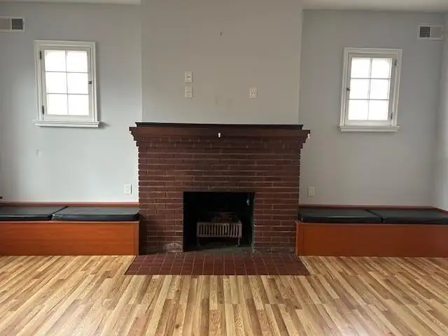 Versatile 750 Sq Ft Office Suite in Prime Village of Walden Location
