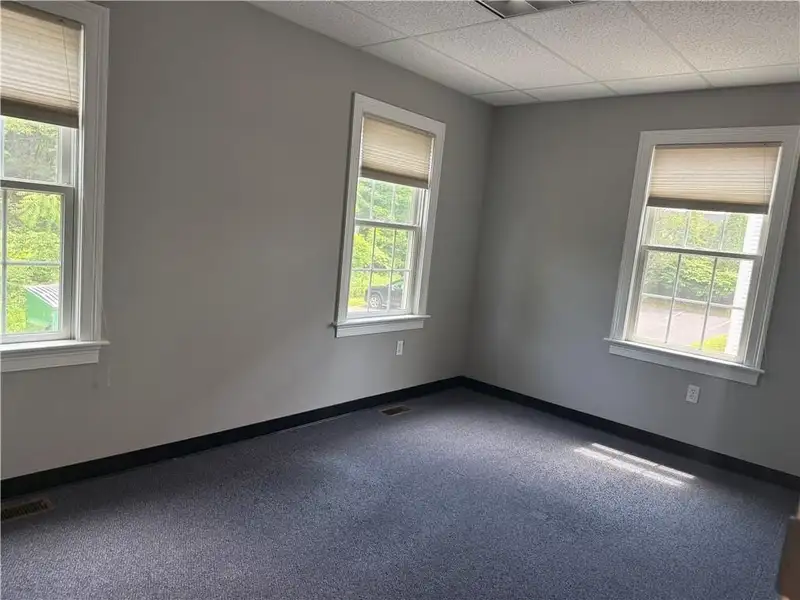 Commercial Office Space for Lease in Prime Cumberland Location - 1,260 Sq Ft Suite