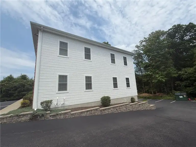 Commercial Office Space for Lease in Prime Cumberland Location - 1,260 Sq Ft Suite