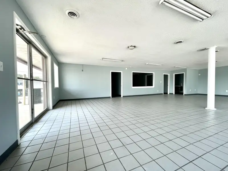 Versatile Commercial Property on Highway 25 N, Corbin with Showroom and Office Spaces