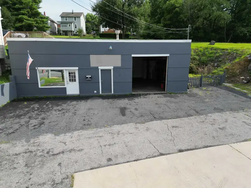 Turnkey Tire Business for Lease with Fully Equipped Office and Three Bays