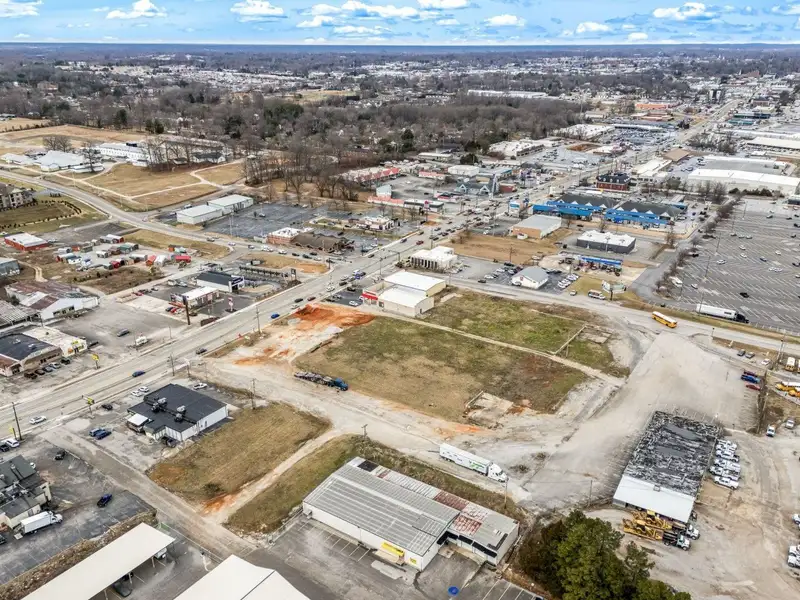 Commercial Building in High Traffic Area Near I-40 Exit 287 - 3657 Sq Ft