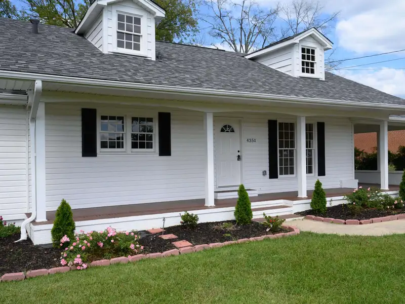 Updated Commercial Building on Main St in Pinson with Highway 75 Visibility