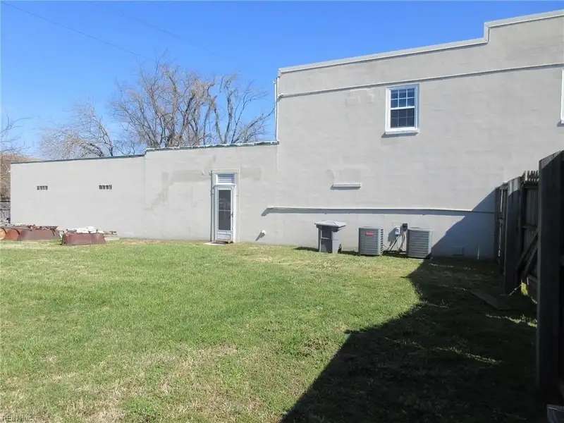 2-story Commercial Building with Office, Warehouse, and Apartments in W Pembroke