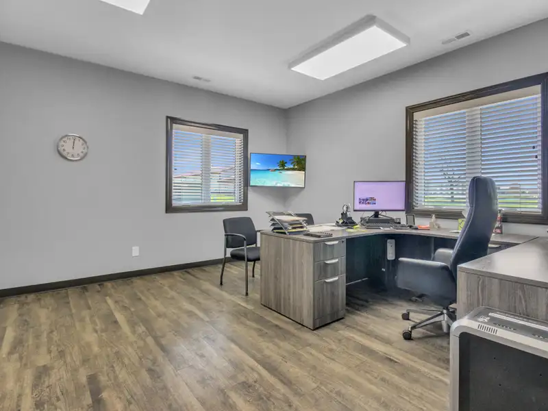 For Lease: Two 12,000 Sqft M1 Office/warehouse Buildings in South Lake County, In