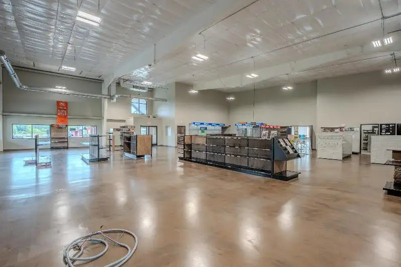 Prime Retail and Warehouse Buildings for Sale on Main St with High Traffic Counts