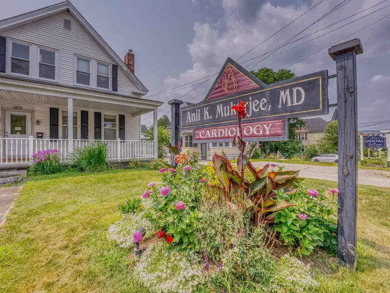 Versatile Mixed-use Property on Cottage Street, Littleton with Office Spaces and Barn