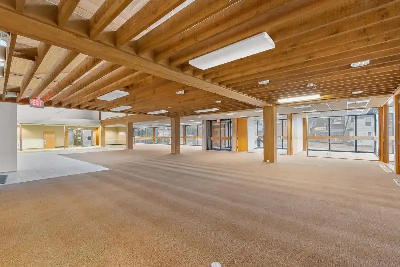 Commercial Lease Opportunity on High-traffic State Hwy 33