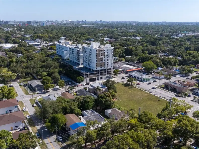 5-unit Multifamily Property in Miami's Opportunity Zone with Development Potential and Upgrades