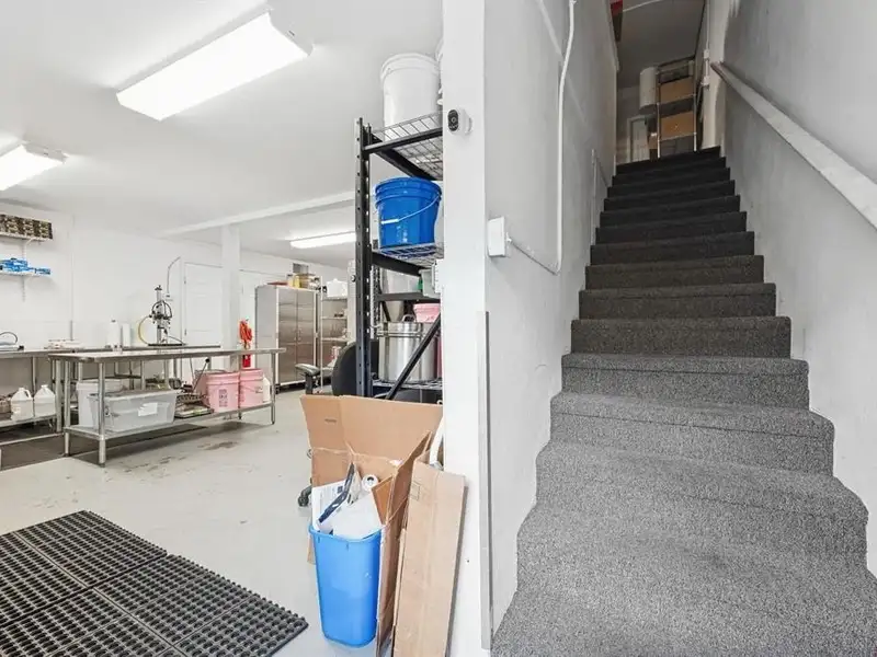 Industrial Office/warehouse Space in Bodo Park with On-site Parking and City Utilities