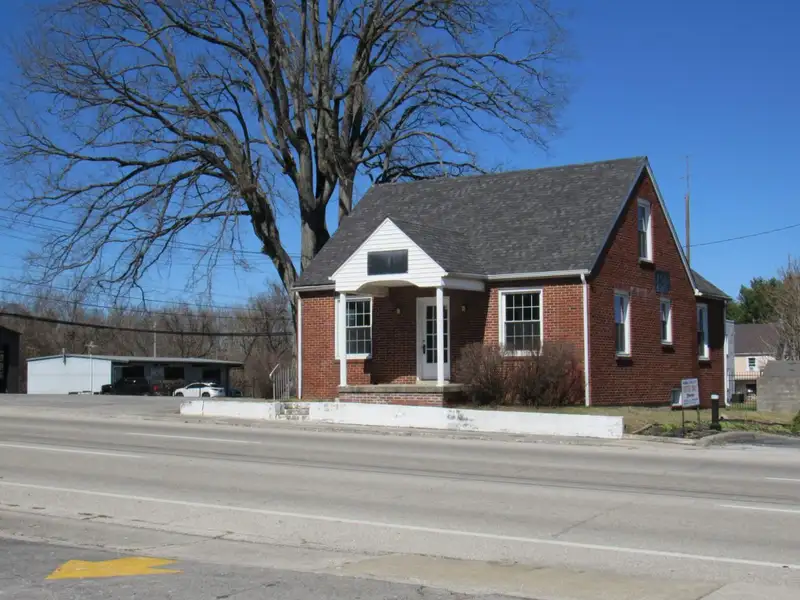 Commercial Investment Opportunity in Historic Mcminnville: Dual Buildings with High Visibility and Parking