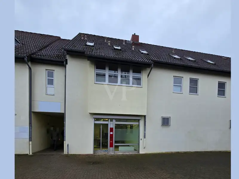 Commercial Unit for Sale in Salzgitter-gebhardshagen - Versatile Space with Office Potential