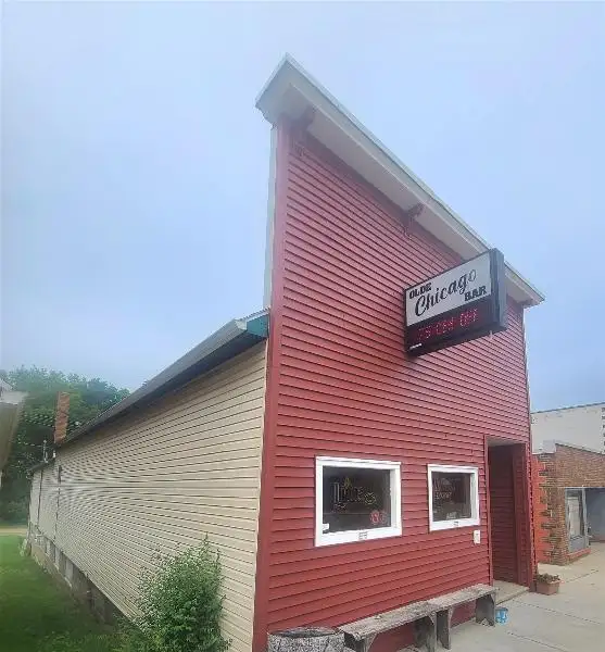 Established Bar for Sale in Downtown Pardeeville, Wi with Outdoor Seating