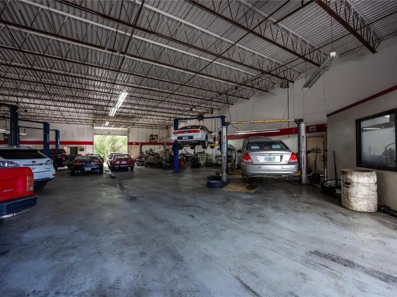 Prime Automotive Facility on Us 17/92 in Longwood, Fl - 9,700 Sq Ft