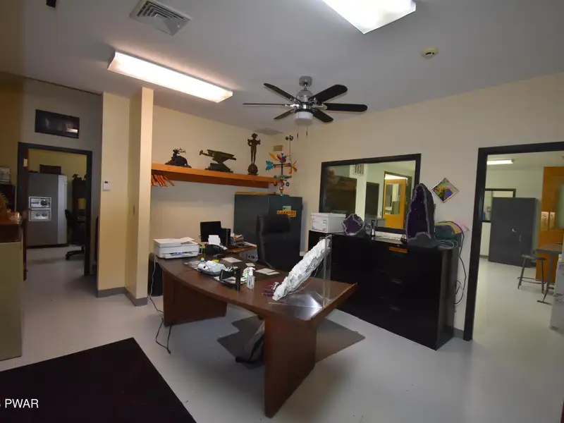 3000 Sq Ft Commercial Building for Lease Near Town with Flexible Space Options