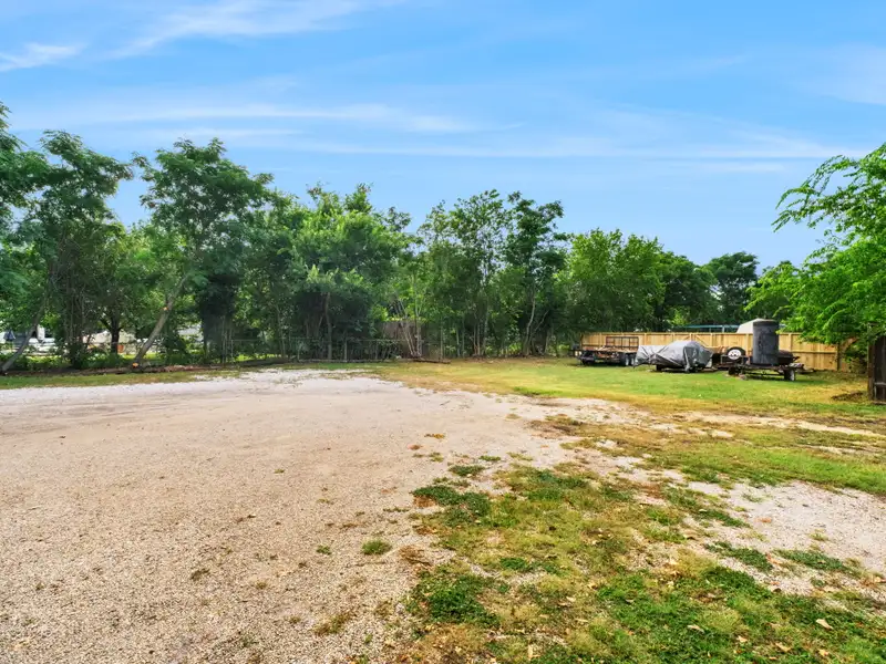 Historic Vintage Office Building with Additional Income Potential in Downtown Boerne