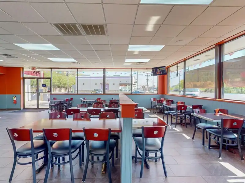 Prime Commercial Restaurant Space in High-traffic Location, 2915 Sq. Ft.