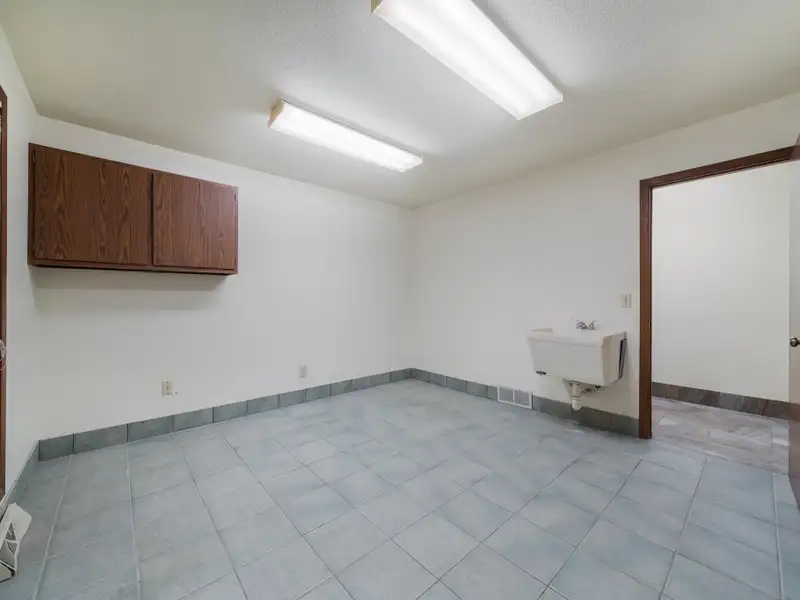 Versatile 3,100 Sq. Ft. Commercial Property Near Hwy 116 and Hwy 21