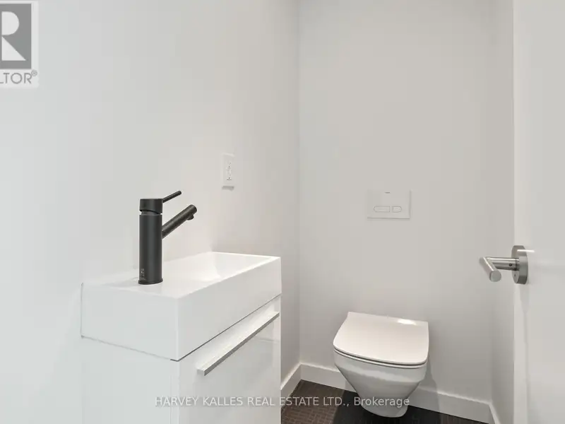 Modern Two Bedroom Suite in Bedford Park with High-end Finishes and Great Amenities