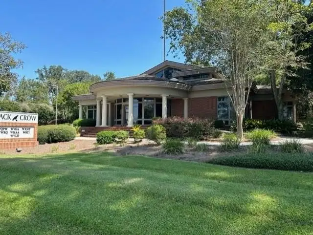 Versatile Commercial Property with Office Space Near I-75 in Valdosta's Business Hub
