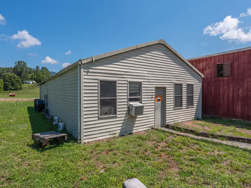 Mixed-use Industrial Property with Office, Storage, and Apartments in Bethel, Nc