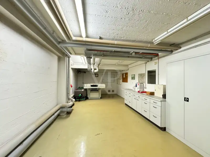 Investment Opportunity: Versatile Property in Nauwieser Viertel with 5,567 M² Potential