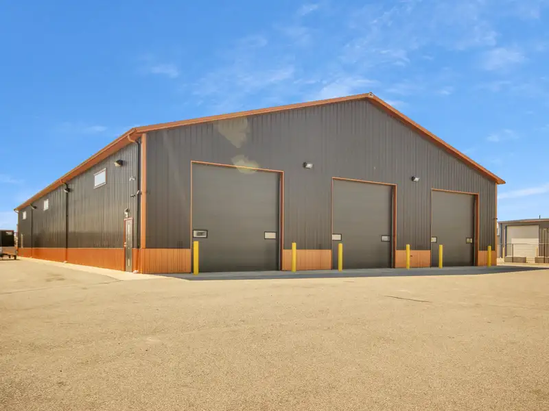 For Lease: Two 12,000 Sqft M1 Office/warehouse Buildings in South Lake County, In