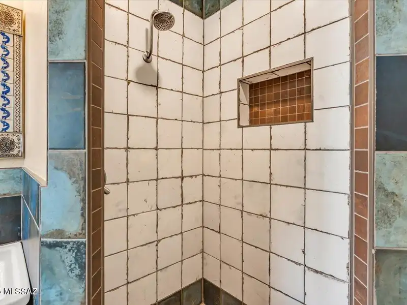 Fully Renovated Multi-family Property in Miramonte Neighborhood with 6 Apartments