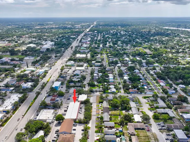 End-cap Warehouse with Offices in Central Jupiter, Move-in Ready