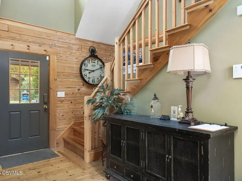 Commercial Log Home on 2 Acres with 3 Bedrooms and Scenic Views