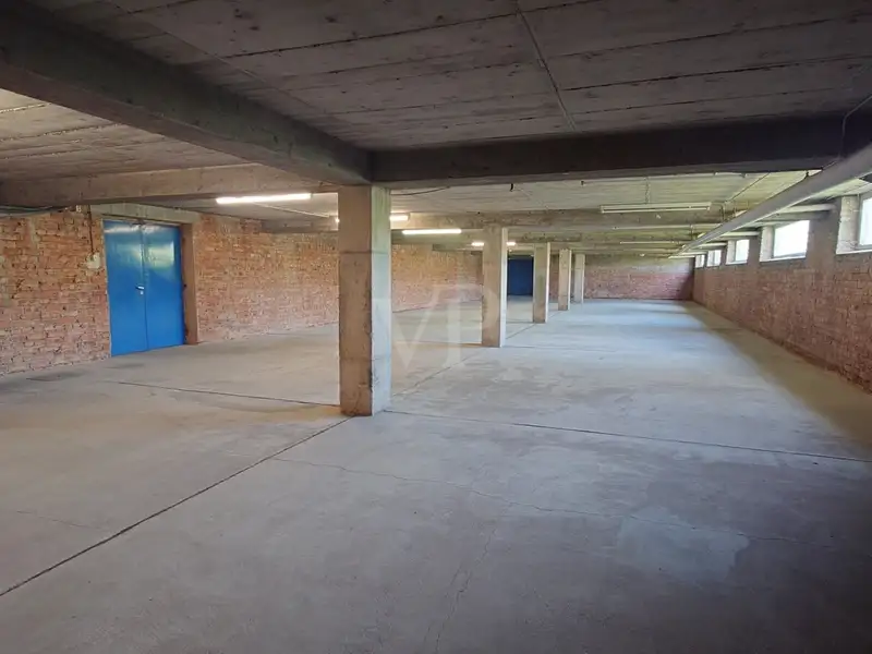 Versatile Warehouse and Office Space for Rent in Prime Logistics Location