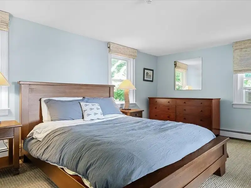 Distinctive Victorian Guest House in Jamestown with 7 Ensuite Bedrooms and Water Views