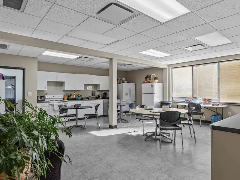 Free-standing 12,360 Sq. Ft. Commercial Building in High-traffic Location