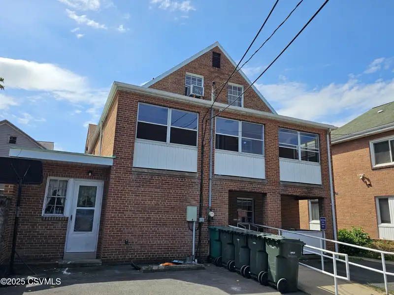 14-unit Residential Building with Shared Facilities and On-site Laundry