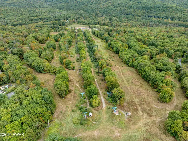 97.29-acre Former Ski Resort with Lodge in the Pocono Mountains