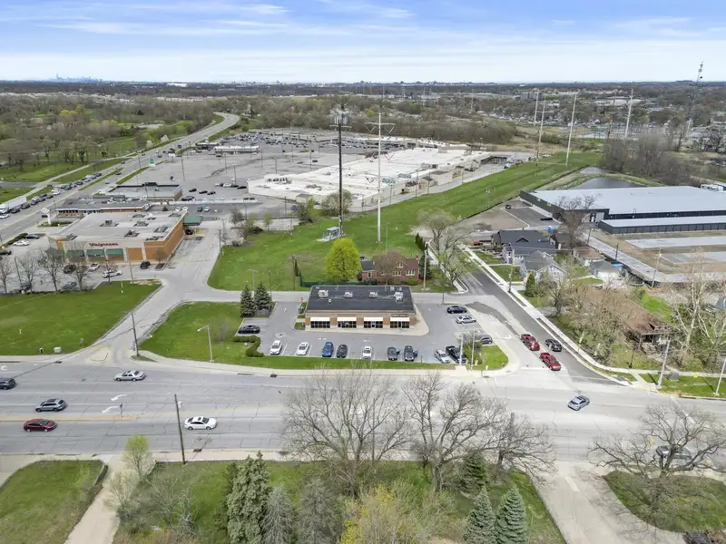 Multi-tenant Retail/office Space for Lease in Highland, in with Flexible Layout Options