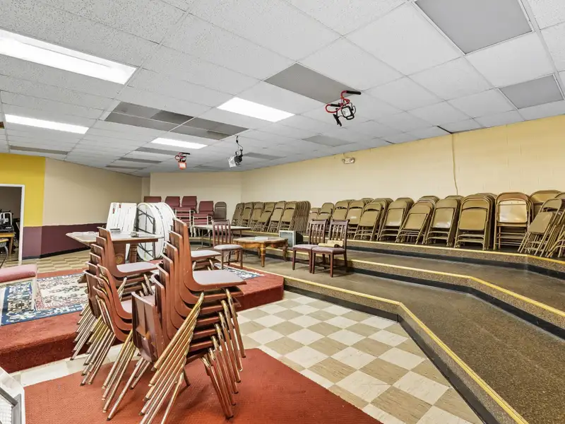 Multi-use Church Property with School and Daycare Facilities in Prime Location