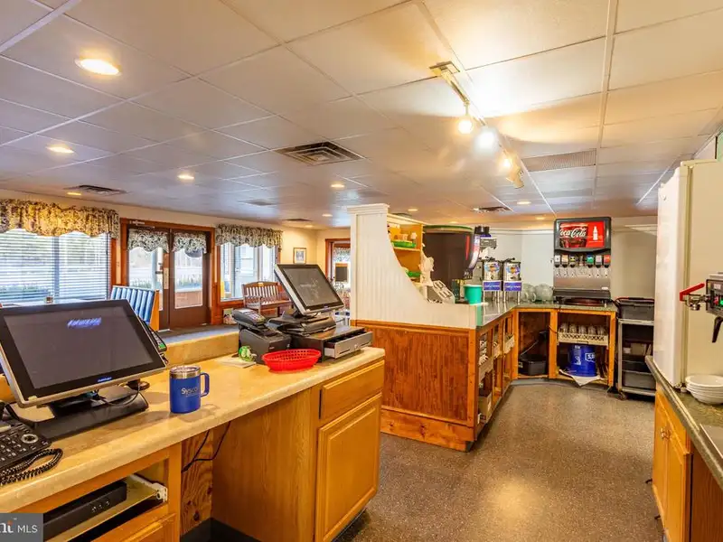 Established Restaurant with Commercial Kitchen and 120+ Seating in Hardy County