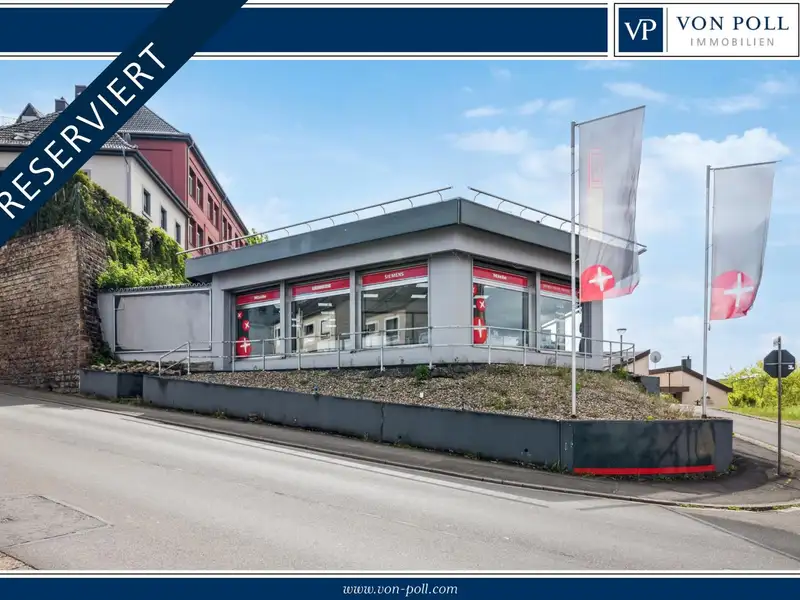 Well-maintained Commercial Building for Sale in High-traffic City Location