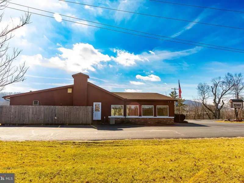 Established Restaurant with Commercial Kitchen and 120+ Seating in Hardy County