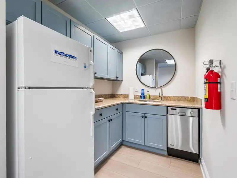 Mixed-use Office Building Investment Opportunity in Jupiter, Fl
